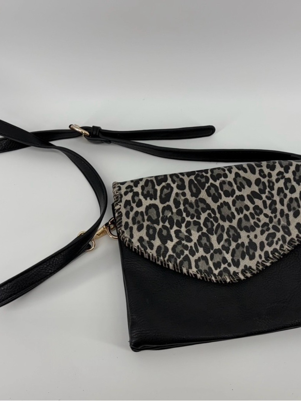Jen & Co Sloane Flapover Black Leopard‎ Print Flap and Whipstitch Trim Crossbody